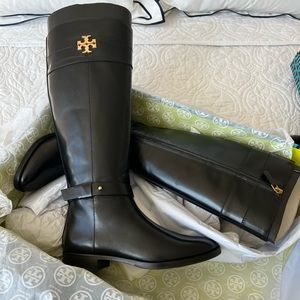 Tory Burch Everly boot in black leather (New in Box)